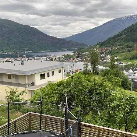 Cheerful Townhouse, With Outdoor Area Apartment *