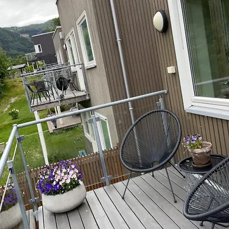 Apartament Cheerful Townhouse, With Outdoor Area