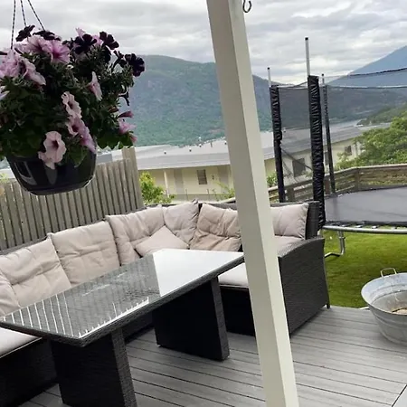 Cheerful Townhouse, With Outdoor Area